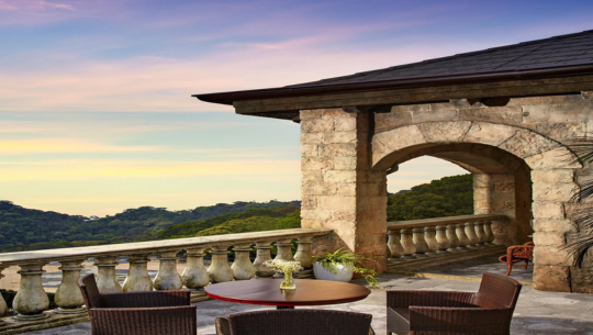 峴港巴拿山-法國村美居飯店