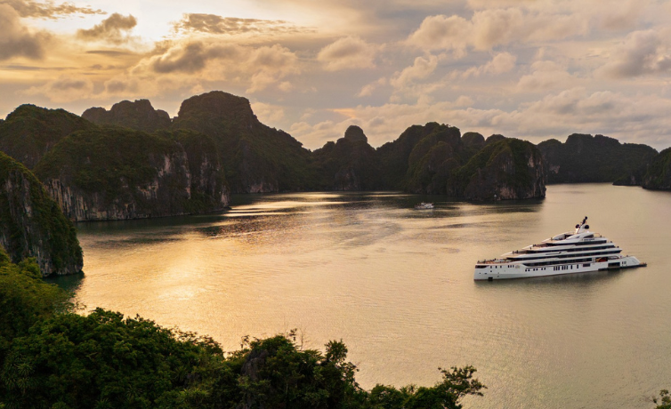 下龍灣-大先鋒號