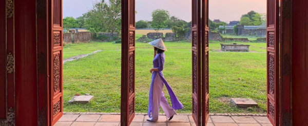 人力三輪車漫遊古城→順化皇城(午門、太和殿、建中殿)→法越創意料理→五星Azerai渡假村內午後時光五星Azerai渡假村午後時光→順化風味餐→夜遊步行街