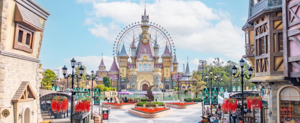 珍珠奇幻樂園 (粉色夢幻城堡、摩天輪、巨型海龜水族館、必看美人魚秀)→大世界越式風味餐