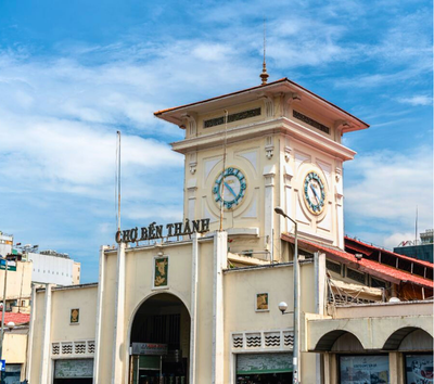 台北→胡志明→越式經典黃煎餅→粉紅教堂→貢咖啡(含一杯飲品)→西貢必訪(西貢郵政局、書街、阮惠街、咖啡公寓、檳城市場)→西貢河夜景遊船晚餐