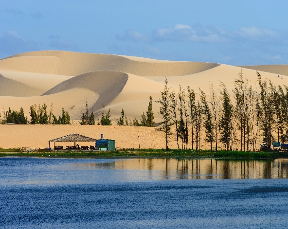 越南旅遊推薦-胡志明、美奈絕美日出一日遊!