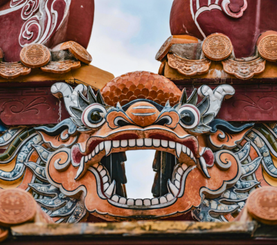 人力三輪車漫遊古城→順化皇城(午門、太和殿、建中殿)→法越創意料理→五星Azerai渡假村內午後時光五星Azerai渡假村午後時光→順化風味餐→夜遊步行街