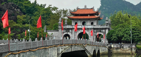 陸龍灣 (長安生態保護區~乘坐特色竹筏遊船、華閭古鎮)→電瓶車遊36古街&自由逛街