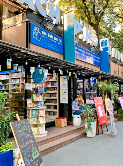 西貢經典(郵政局、書街、阮惠街、咖啡公寓、檳城市場)→LANDMARK81百貨公司→75樓高空夜景酒吧(現點現付)