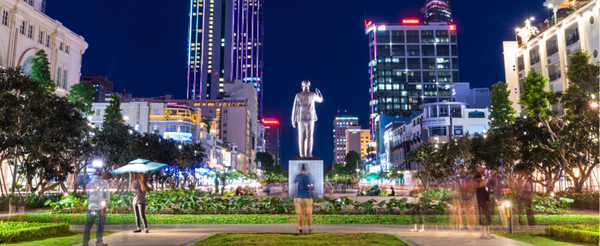 台北→胡志明→越式經典黃煎餅→粉紅教堂→貢咖啡(含一杯飲品)→西貢必訪(西貢郵政局、書街、阮惠街、咖啡公寓、檳城市場)→西貢河夜景遊船晚餐