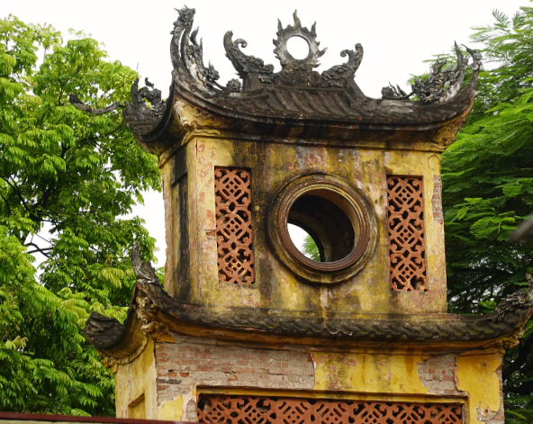 台北→河內→舒壓按摩60分鐘→煎魚風味餐→市區觀光(文廟國子監、還劍湖、巴亭廣場、一柱寺、昇龍皇城)→歐巴馬碳烤豬肉米線