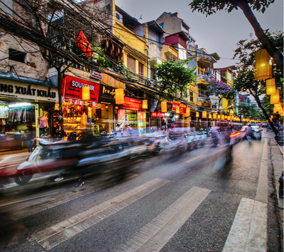 五星 GM Premium高級飯店內享受(健身房、頂樓泳池、天空酒吧)→乘坐復古皮卡吉普車遊河內古城→自由逛街去(推薦前往36古街或選一間質感咖啡廳~)