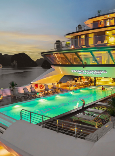 郵輪公司接送→六星Grand Pioneer大先鋒號郵輪(驚訝洞、游泳池、日光浴、頂樓日落酒吧)