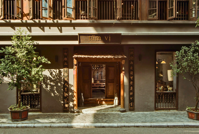 台北→河內→歐巴馬碳烤豬肉米線→經典必訪【巴亭廣場、一柱寺、昇龍皇城】→米其林一星越式料理→乘坐臥鋪火車前往沙壩