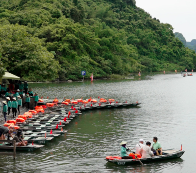 陸龍灣 (長安生態保護區~乘坐特色竹筏遊船、華閭古鎮)→電瓶車遊36古街&自由逛街