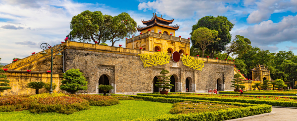 台北→河內→河內花園小餐館→千年歷史~昇龍皇城→乘坐復古皮卡吉普車看日落~遊河內古城