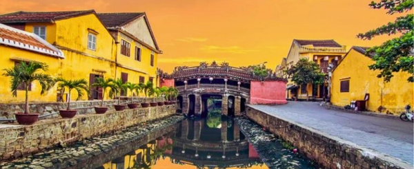 悠閒享用早餐→粉紅大教堂→GO超市&Con市場逛街→會安古鎮漫步(可租奧黛拍美照唷)→古宅咖啡廳(現點現付)→五星新世界渡假村內晚餐