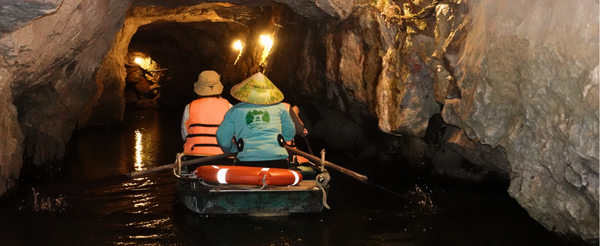 陸龍灣~長安生態保護區竹筏船→東南亞最大寺廟~白亭寺→越南必吃(香茅烤肉捲+特色米線)
