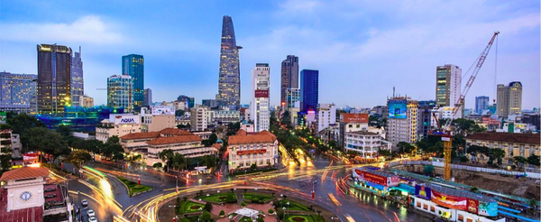 台北→胡志明→越南必吃(香茅烤肉捲+特色米線)→法式建築巡禮(西貢郵政局、書街、歌劇院、市政廳、阮惠街、咖啡公寓)→西貢河遊船三道式晚餐&Live Music