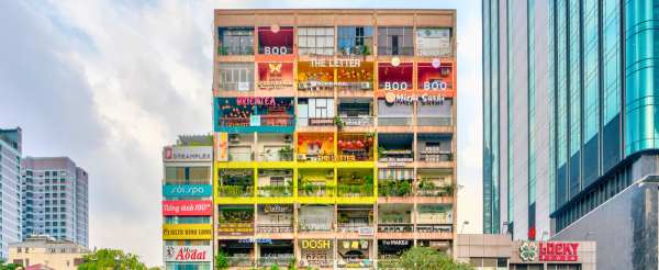 台北→胡志明→越南必吃(香茅烤肉捲+特色米線)→法式建築巡禮(西貢郵政局、書街、歌劇院、市政廳、阮惠街、咖啡公寓)→西貢河遊船三道式晚餐&Live Music
