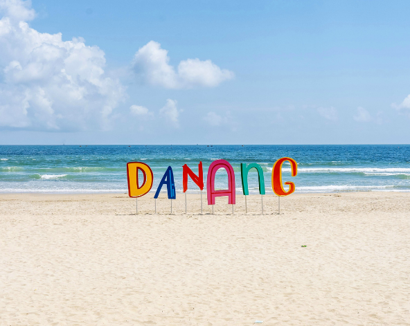 台北→峴港→特色越式風味餐→酒店CHECK IN (推薦酒店對面海邊俱樂部小酌一杯~)