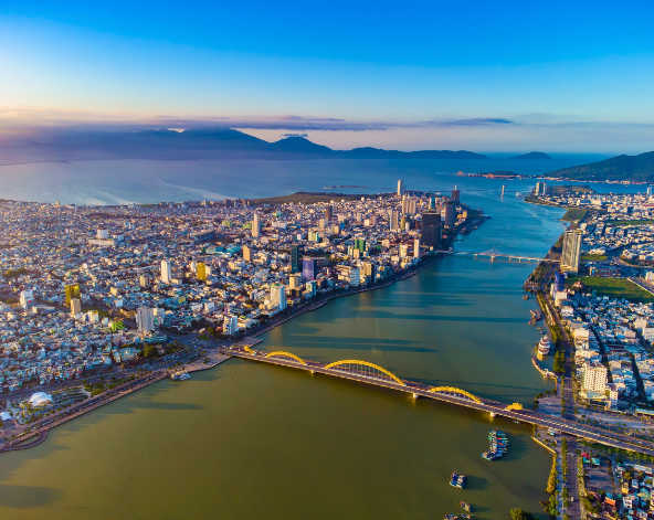 台北→峴港→特色越式風味餐→酒店CHECK IN (推薦酒店對面海邊俱樂部小酌一杯~)