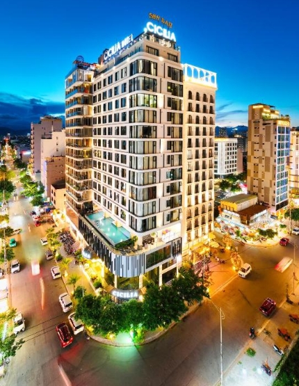 台北→峴港→越式按摩60分鐘→口袋私藏越式河粉→GO!超市→摩洛哥風格咖啡廳(現點現付)→美溪沙灘→道地美食(黃煎餅+春捲拼盤)