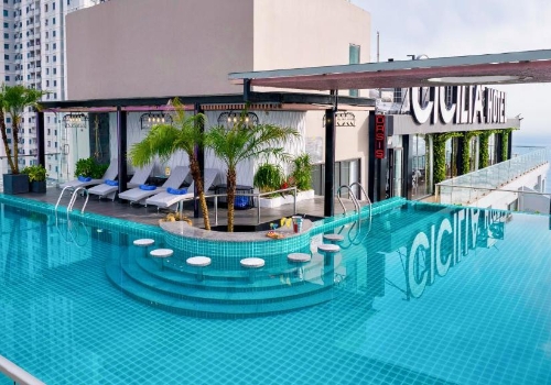 台北→峴港→越式按摩60分鐘→口袋私藏越式河粉→GO!超市→摩洛哥風格咖啡廳(現點現付)→美溪沙灘→道地美食(黃煎餅+春捲拼盤)