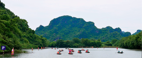 陸龍灣~長安生態保護區竹筏船→東南亞最大寺廟~白亭寺→越南必吃(香茅烤肉捲+特色米線)