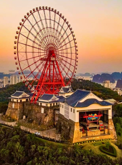 下龍太陽世界~皇后雙層纜車、太陽之眼摩天輪、龍之樂園(雲霄飛車、旋轉鞦韆、兒童專區)→下龍道地風味餐