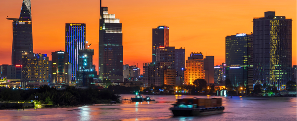 法式殖民 拍照逛街巡禮~(西貢郵政局、書街、獨立宮、美術館、歌劇院、市政廳、阮惠街、咖啡公寓)→西貢河遊船三道式晚餐&Live Music