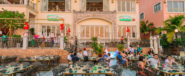 五星新世界渡假村內自由享樂(滑水道、私人沙灘、無邊際泳池)→地中海小鎮&日落親吻橋→小鎮夜市