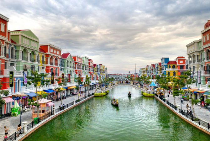 悠閒早晨時光→富國島→道地小卷米粉+甘蔗汁→山頂咖啡廳(現點現付)→越式按摩90分鐘→在地陽東夜市