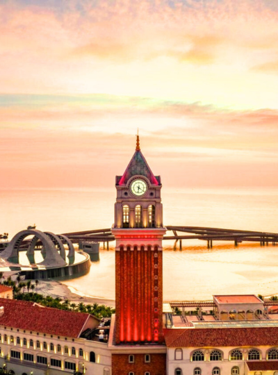 悠閒早晨時光→手工窯烤披薩→金剛超市→渡假村Check in→療癒保養60分鐘(越式精油按摩或頭皮護理 二選一)→地中海小鎮&浪漫親吻橋→小鎮海濱夜市→12/19前入住加贈:海洋之吻煙火秀