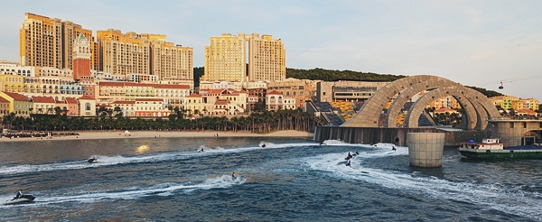 包船出海浮潛→香島水樂園→跨海纜車→地中海小鎮→小鎮夜市