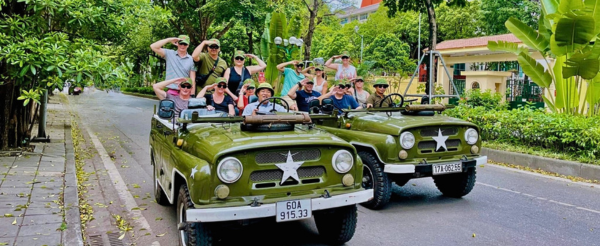 台北→河內→河內花園小餐館→千年歷史~昇龍皇城→乘坐復古皮卡吉普車看日落~遊河內古城