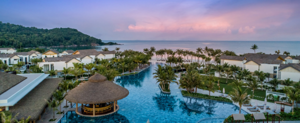 五星新世界渡假村內自由享樂(滑水道、私人沙灘、無邊際泳池)→地中海小鎮&日落親吻橋→小鎮夜市 