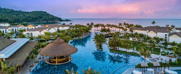 五星新世界渡假村內自由享樂(滑水道、私人沙灘、無邊際泳池)→地中海小鎮&日落親吻橋→小鎮夜市 